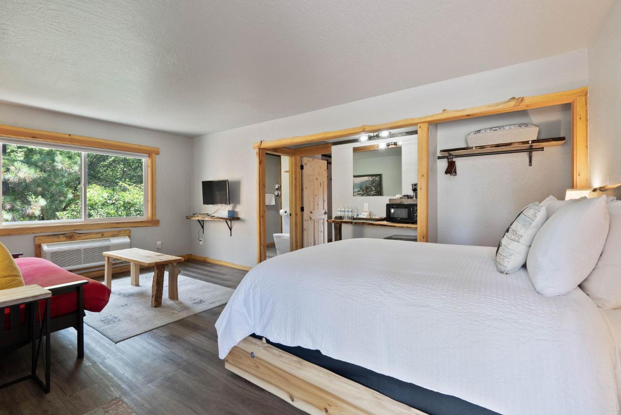 Lake Village Lodge คอร์ดาลีน ภายนอก รูปภาพ