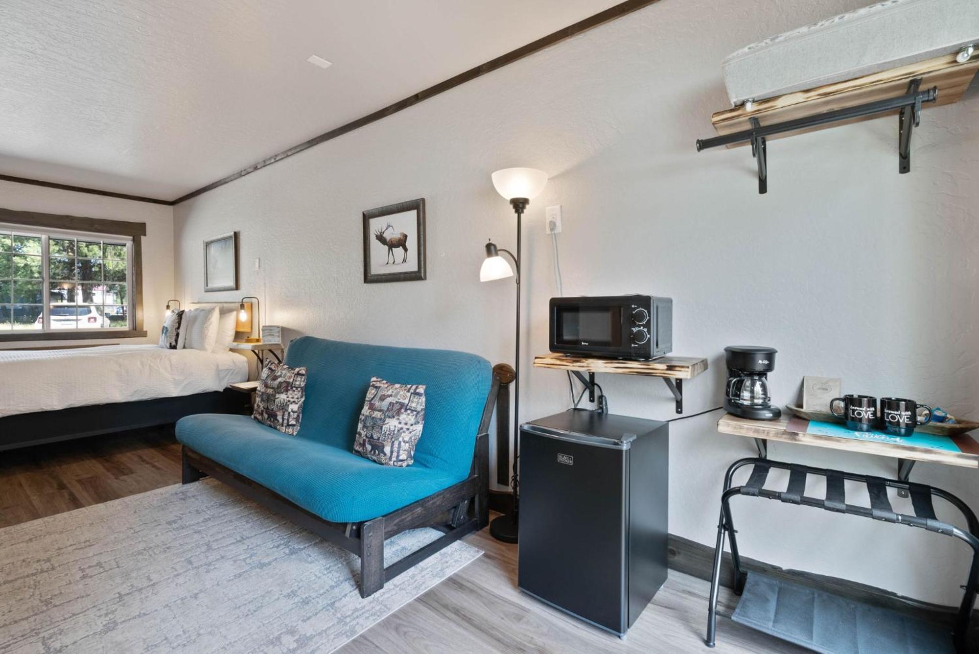 Lake Village Lodge คอร์ดาลีน ภายนอก รูปภาพ