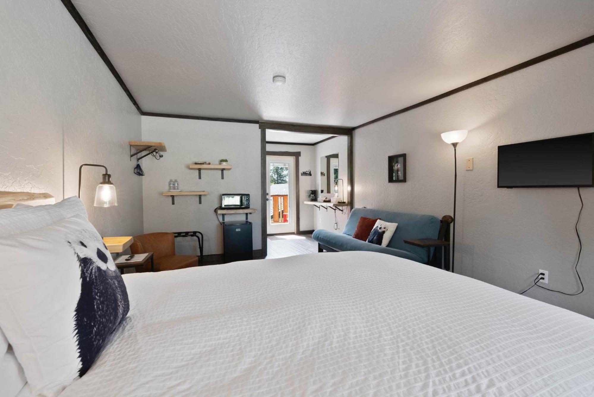 Lake Village Lodge คอร์ดาลีน ภายนอก รูปภาพ