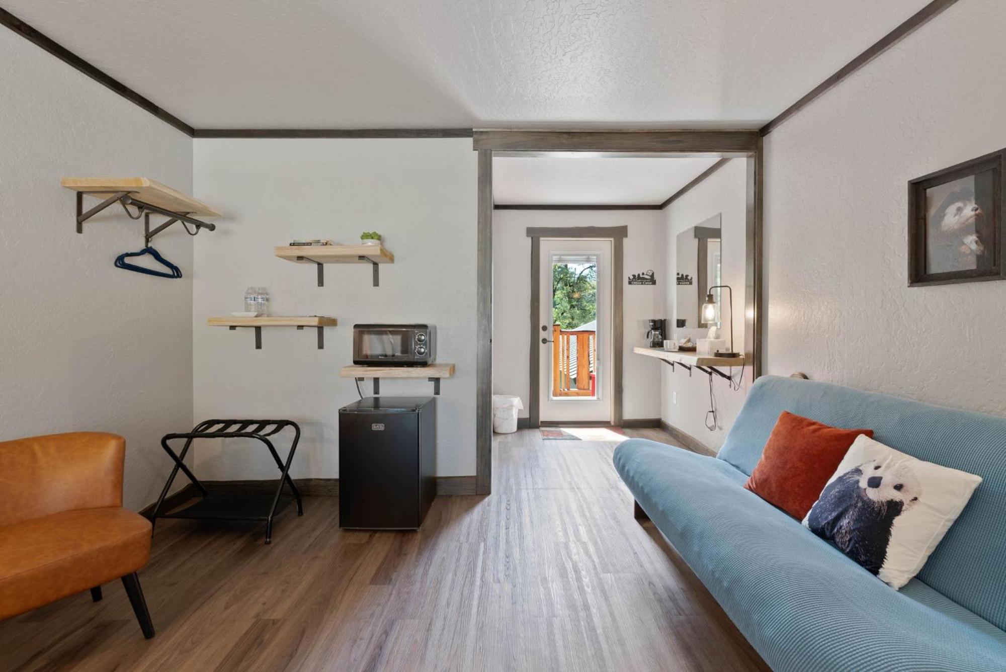 Lake Village Lodge คอร์ดาลีน ภายนอก รูปภาพ