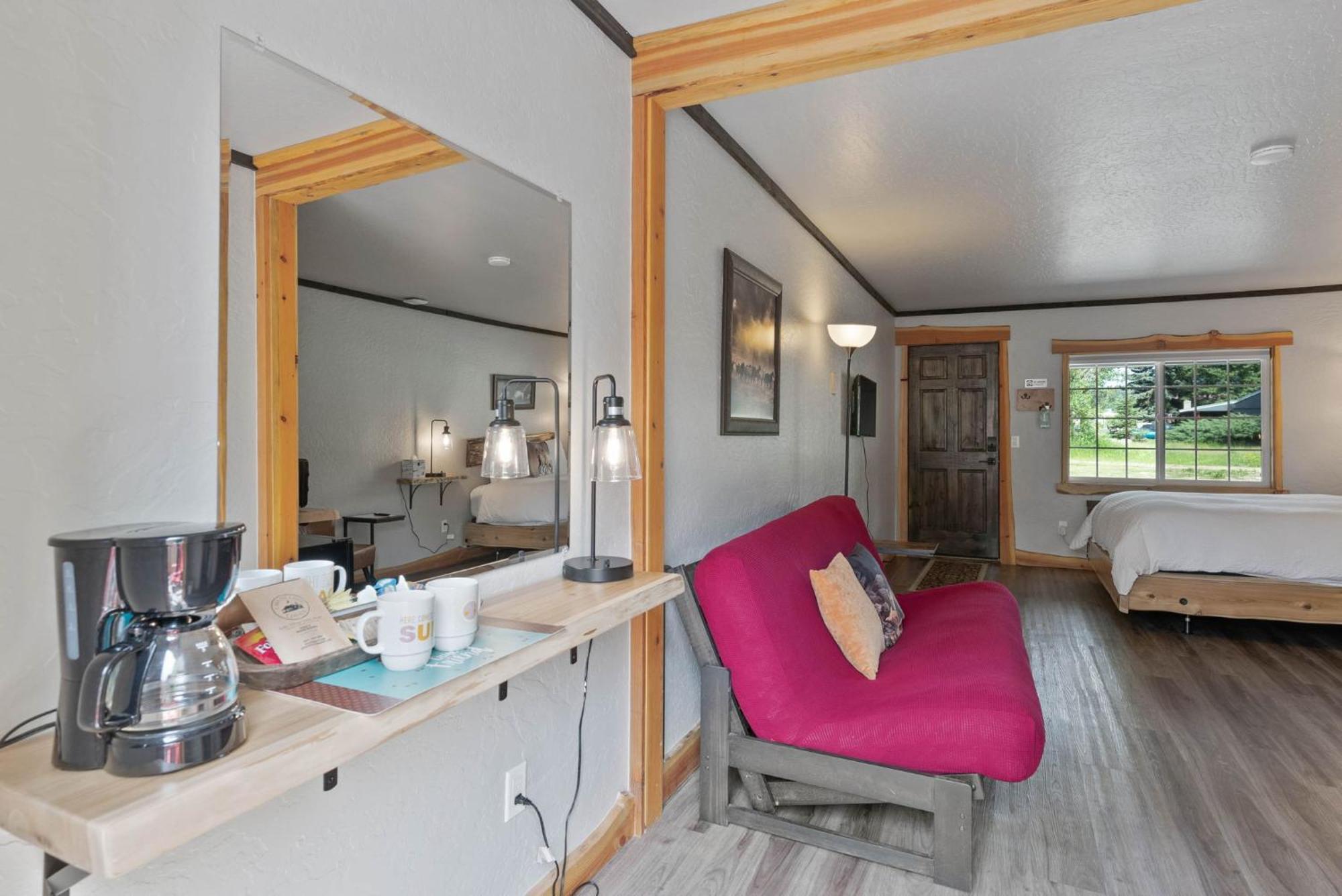 Lake Village Lodge คอร์ดาลีน ภายนอก รูปภาพ
