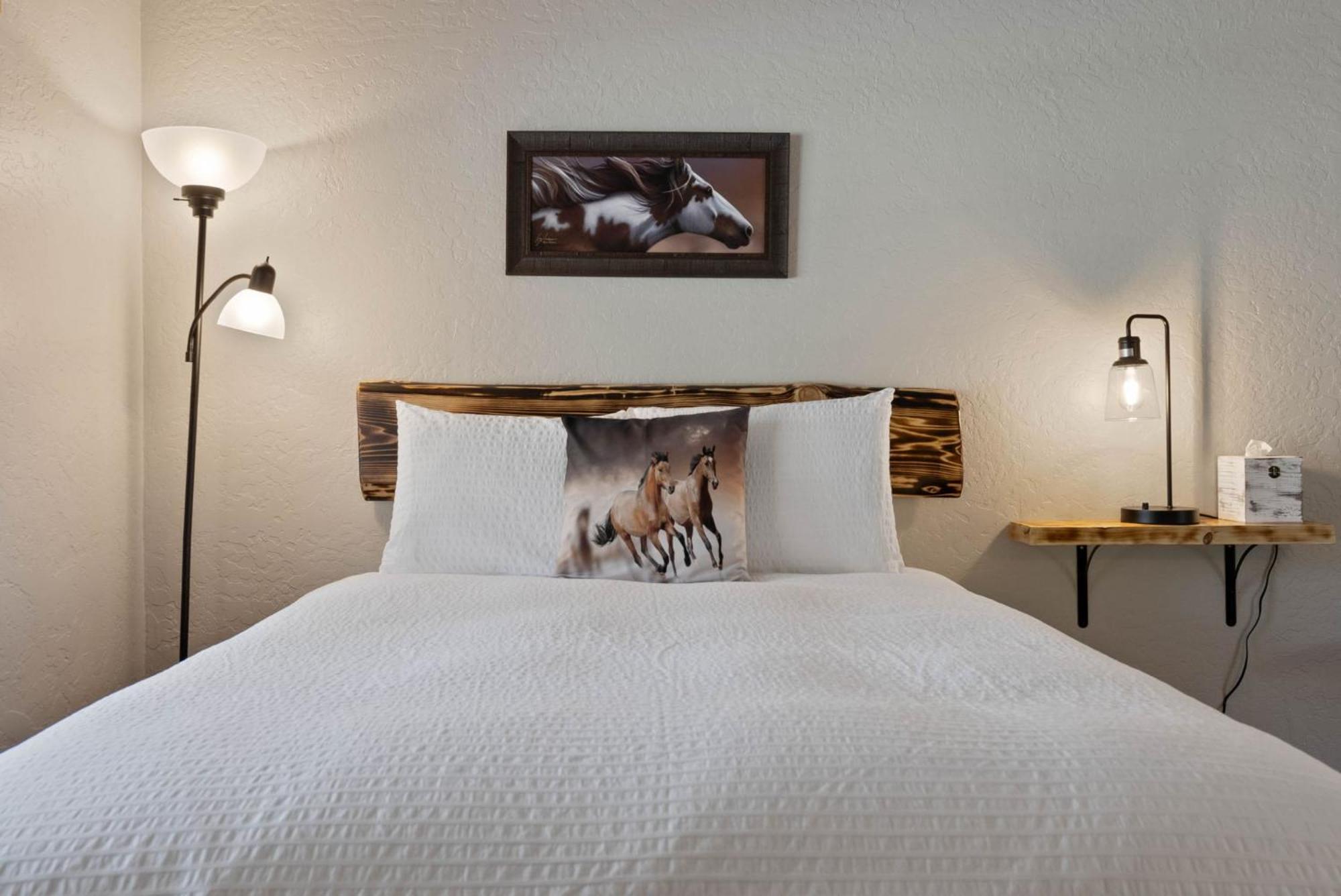 Lake Village Lodge คอร์ดาลีน ภายนอก รูปภาพ